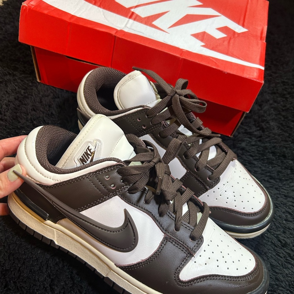 Nike Women's Brown and White Athletic Shoes